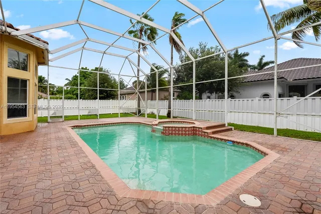 $1,250,000 | Pembroke Falls, Pembroke Pines, FL 33028