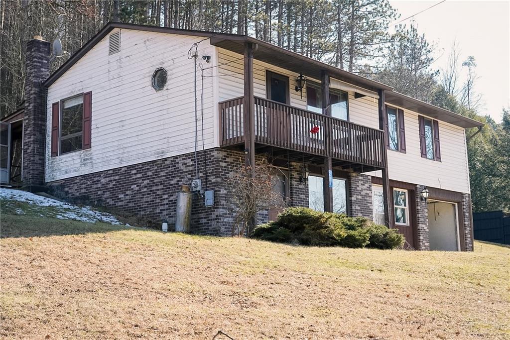 238 Victoria Way Leechburg, PA 15656 - Photo 2 of 22 a view of a house with a yard
