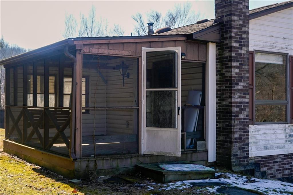 238 Victoria Way Leechburg, PA 15656 - Photo 4 of 22 a front view of a house