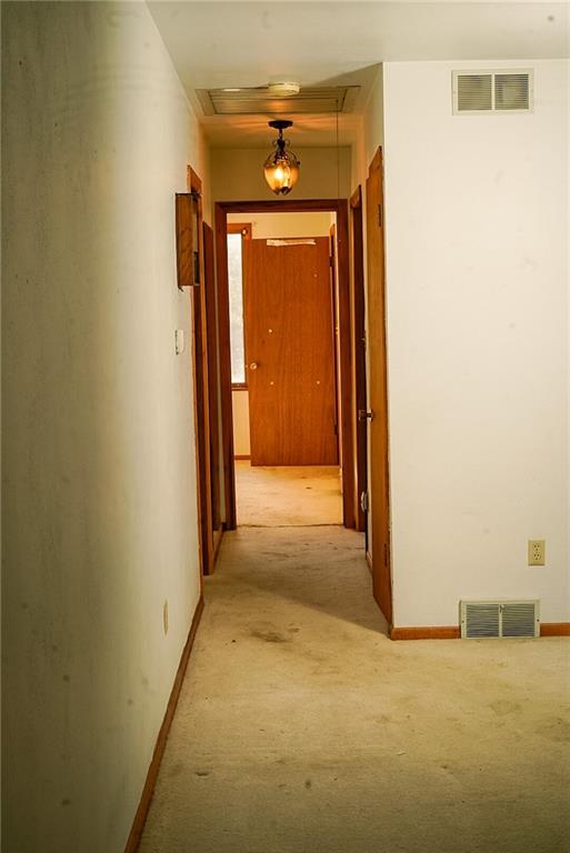 238 Victoria Way Leechburg, PA 15656 - Photo 6 of 22 a view of a hallway