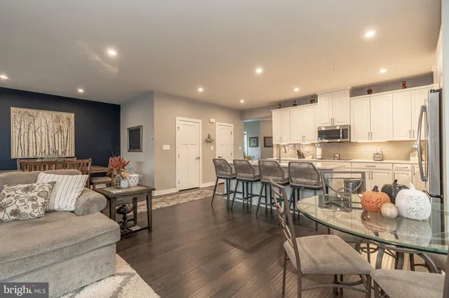 a view of walk in closet