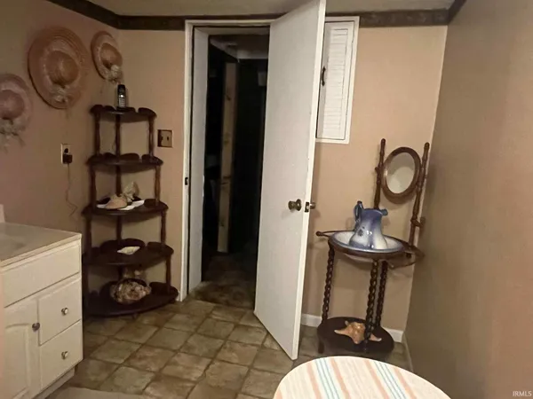 $259,999 | 2462 Dixie Highway, Bedford, IN 47421