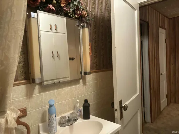 $259,999 | 2462 Dixie Highway, Bedford, IN 47421