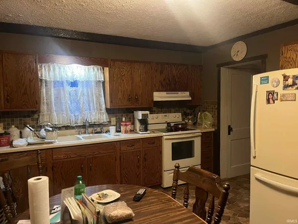 $259,999 | 2462 Dixie Highway, Bedford, IN 47421