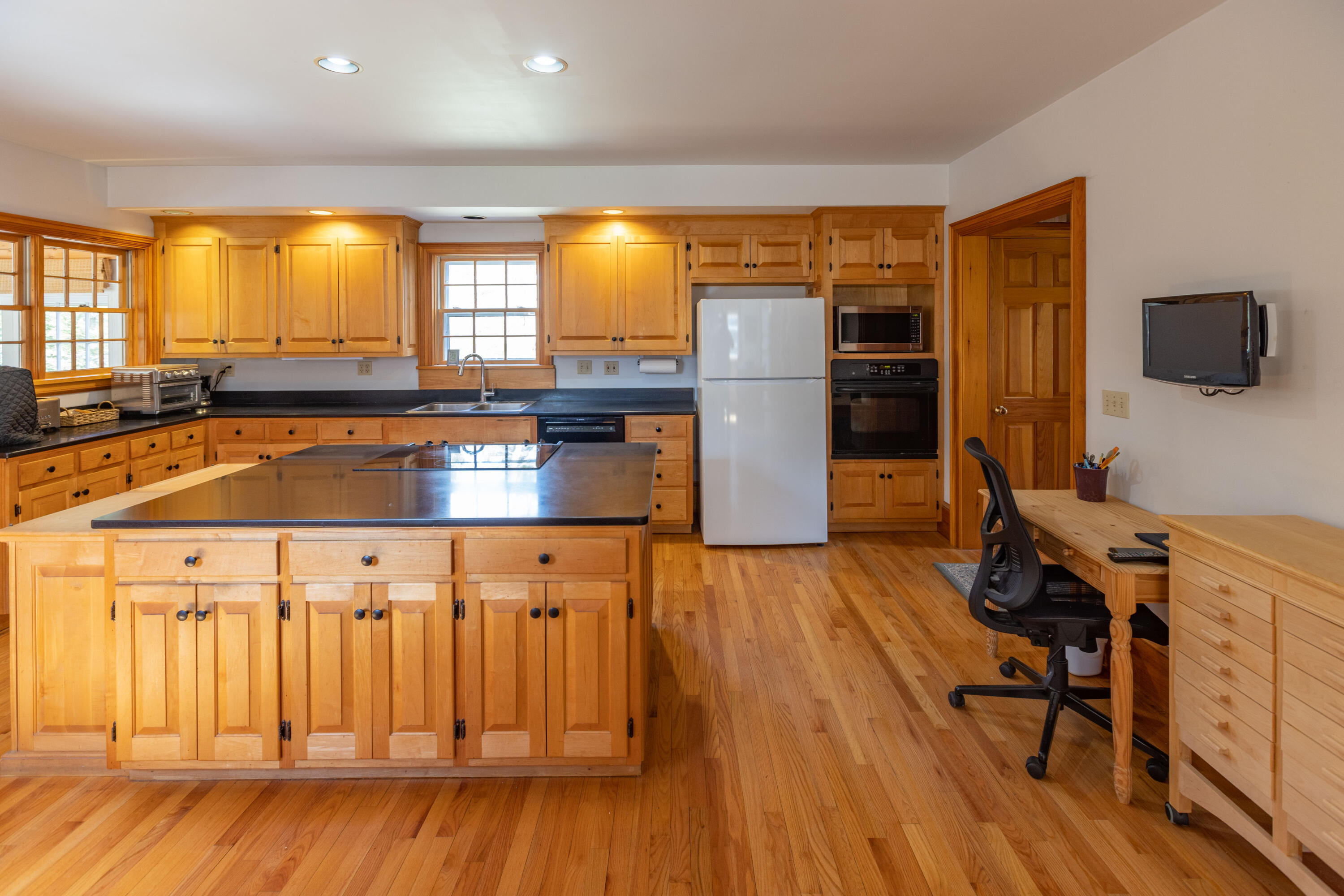 76 Jackson Road Hope, ME 04847 - Photo 8 of 29 Kitchen