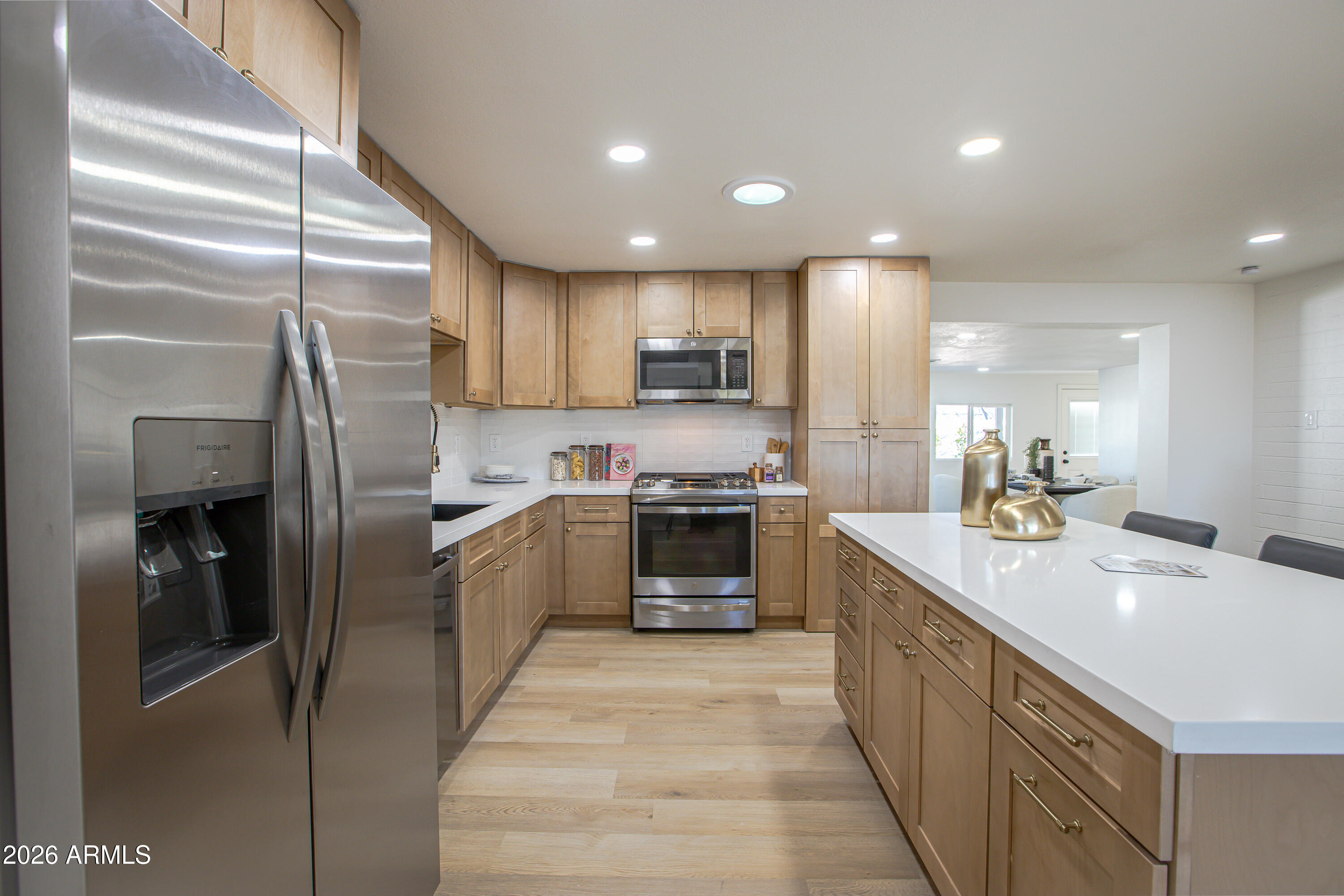 3451 East Thunderbird Road Phoenix, AZ 85032 - Photo 9 of 28 09