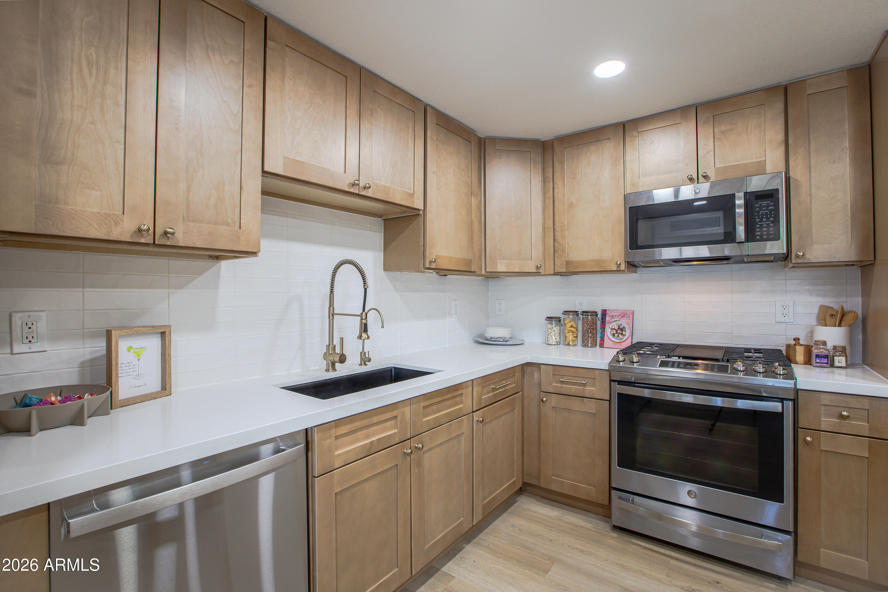 3451 East Thunderbird Road Phoenix, AZ 85032 - Photo 10 of 28 10