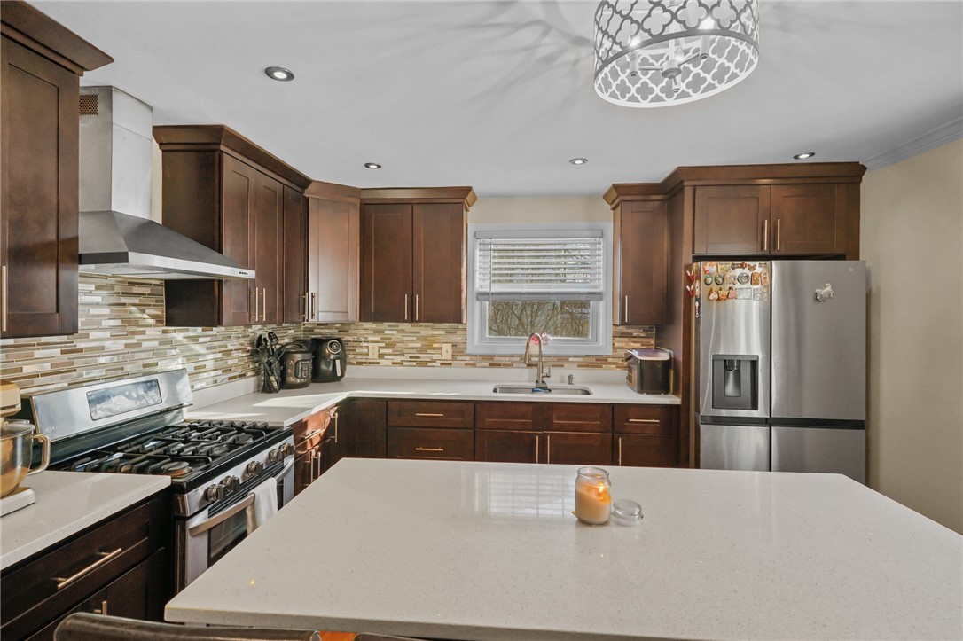 30 Lark Avenue Cranston, RI 02920 - Photo 19 of 37