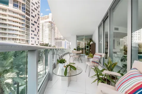 $1,345,000 | 1331 Brickell Bay Drive, Unit 408, Miami, FL 33131