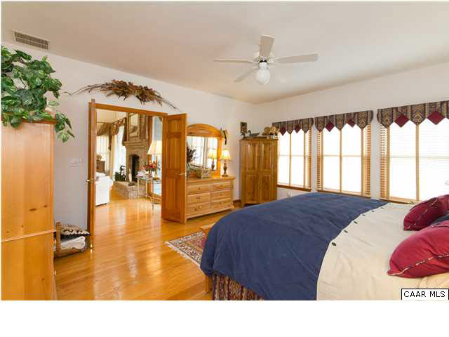 1011 Broken Island Road Palmyra, VA 22963 - Photo 12 of 38 Luxuriously Spacious Master Suite - 17 x 15.5