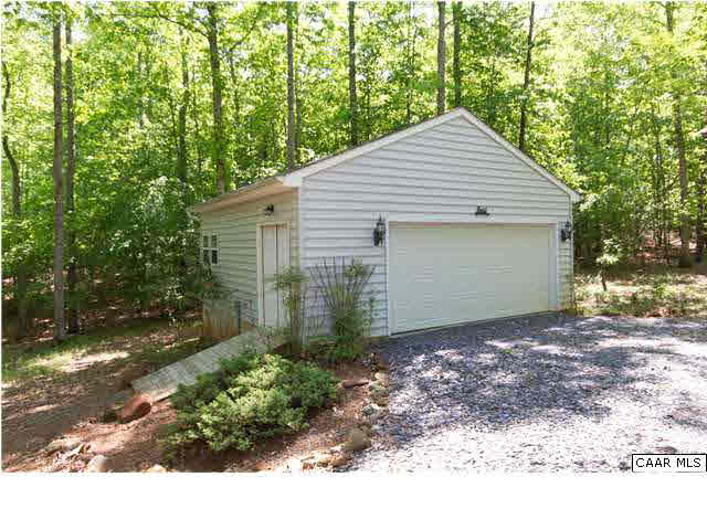 1011 Broken Island Road Palmyra, VA 22963 - Photo 30 of 38 Detached Carriage House - 2+Car with Side Entrance and Carriage Lighting