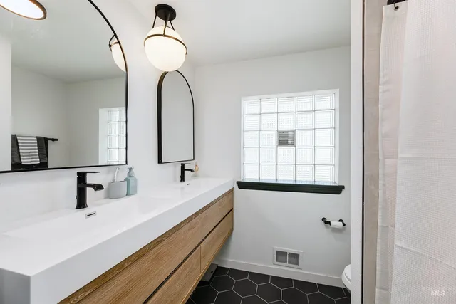 $559,000 | 1706 South Hervey Street, Boise, ID 83705