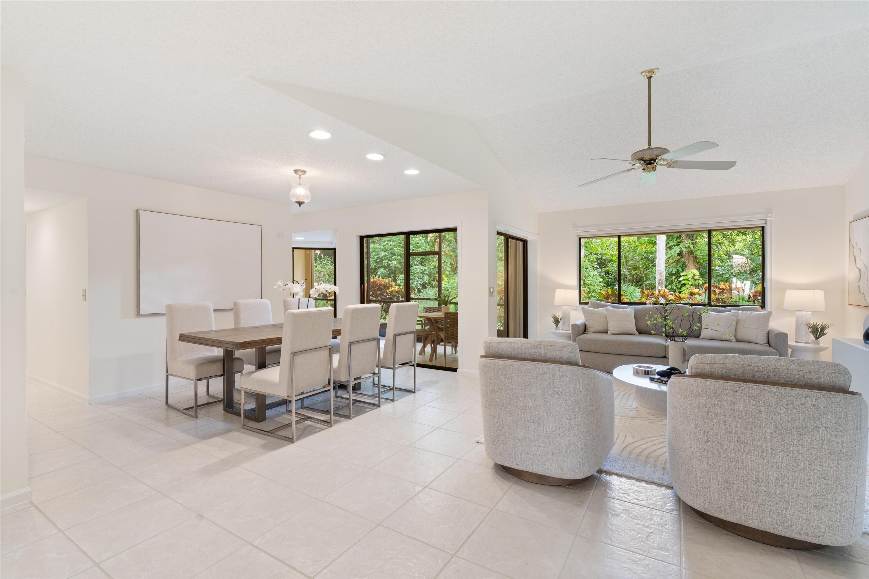 5620 Coach House Circle, Unit D Boca Raton, FL 33486 - Photo 4 of 27 Upon Entry