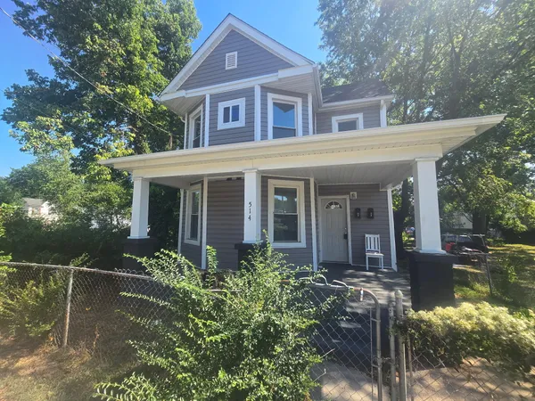 $950 | 514 9th Street Southeast, Unit A, Roanoke, VA 24013