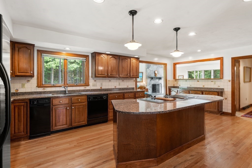 30 Carding Mill Road Sudbury, MA 01776 - Photo 8 of 35