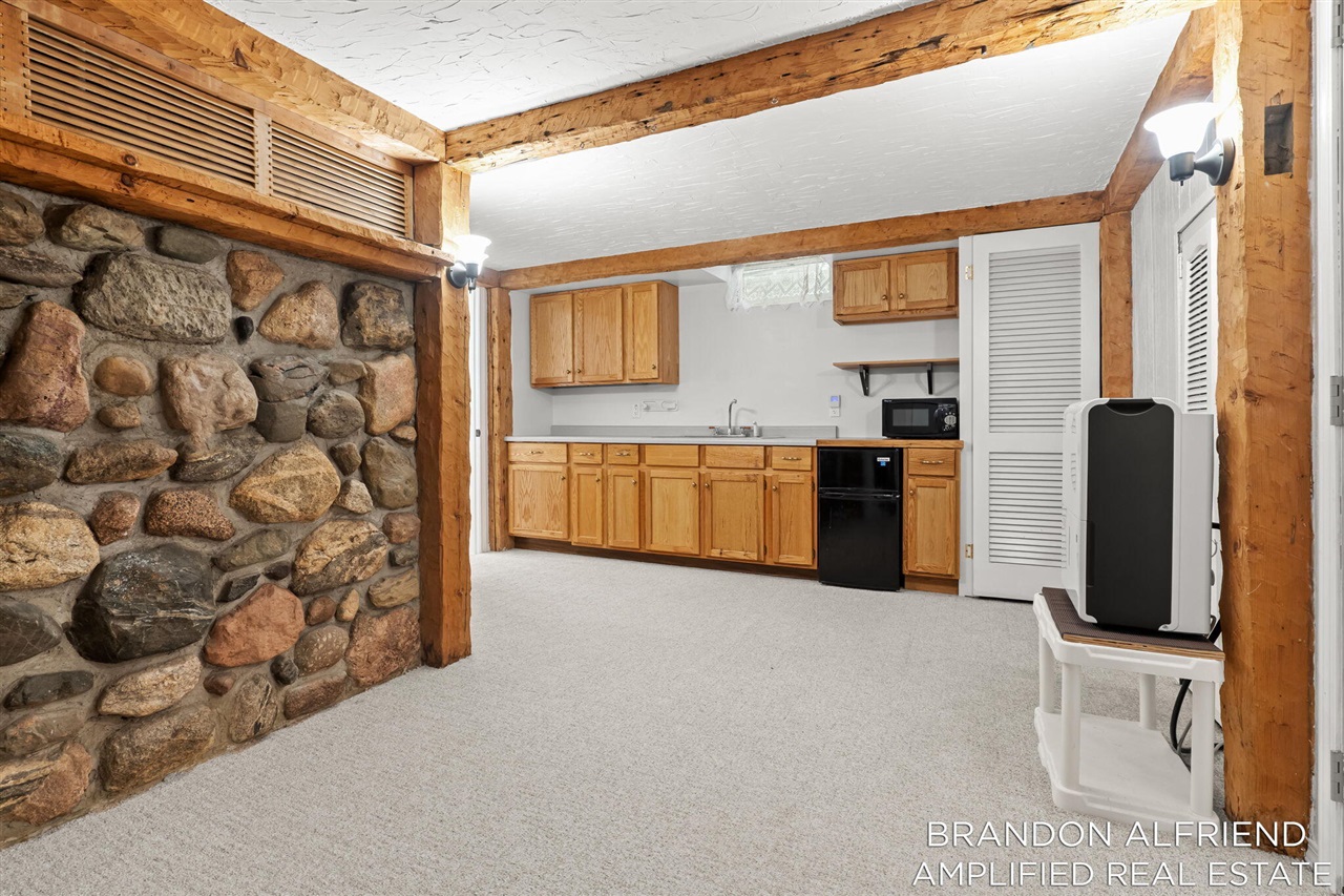 10226 Southwest Greenville Road Greenville, MI 48838 - Photo 28 of 62