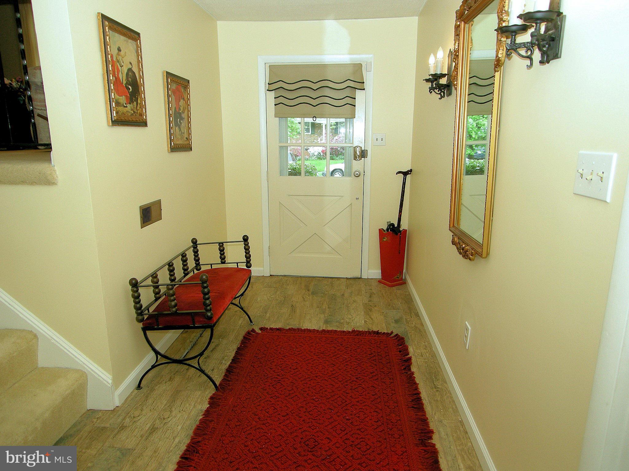 526 Maple Ridge Lane Odenton, MD 21113 - Photo 2 of 19 entryway