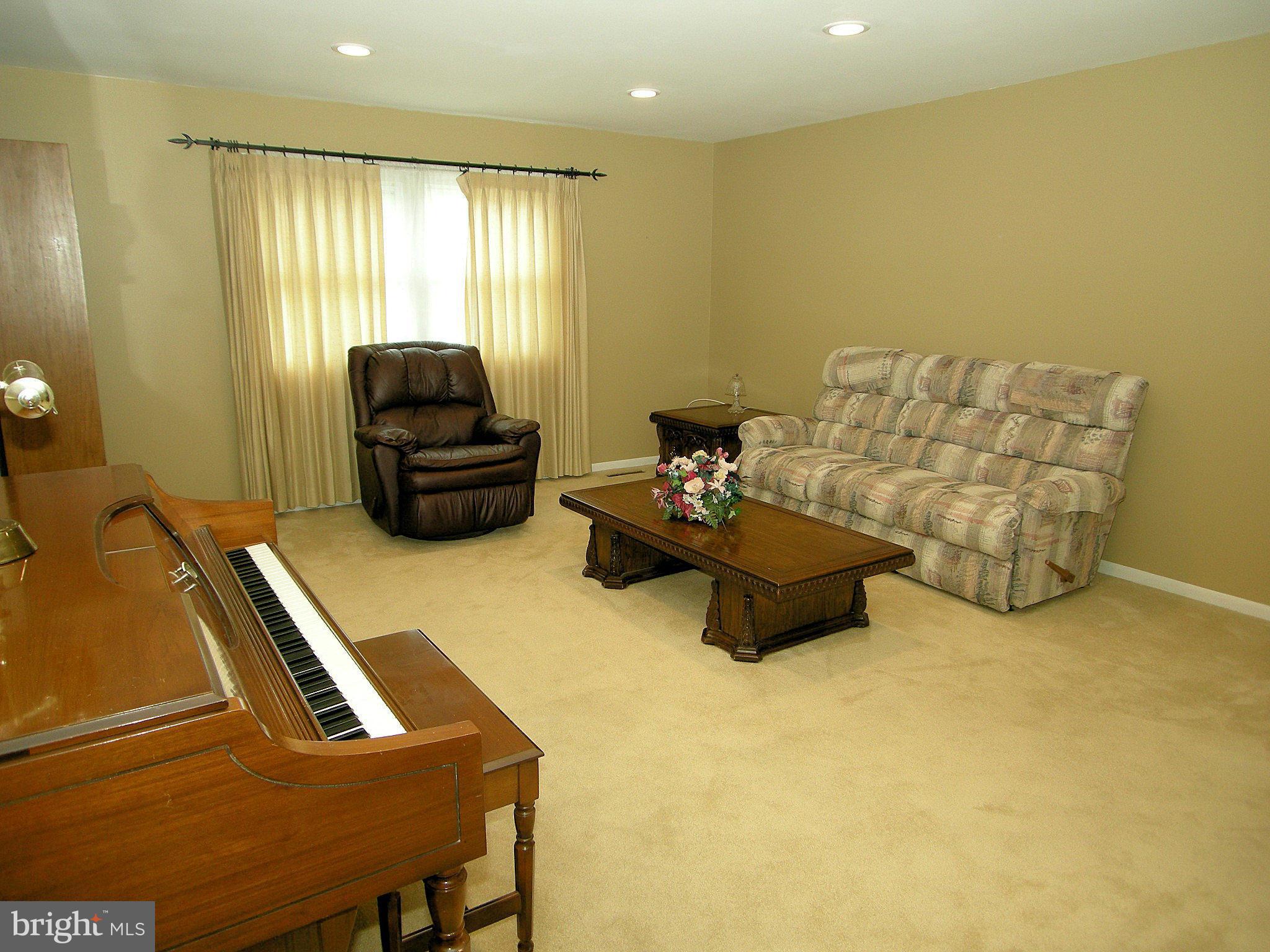 526 Maple Ridge Lane Odenton, MD 21113 - Photo 5 of 19 Fa