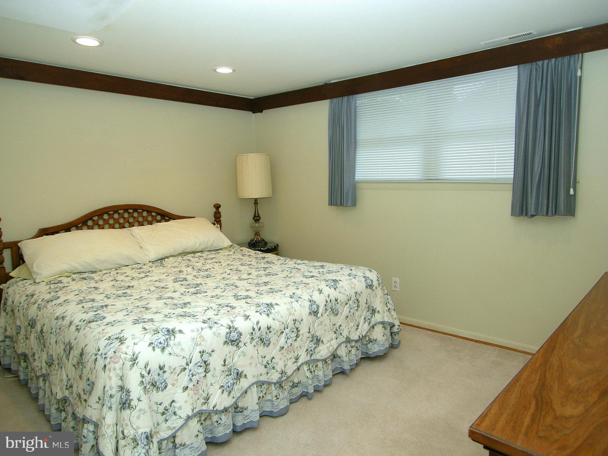 526 Maple Ridge Lane Odenton, MD 21113 - Photo 9 of 19 Bedroom