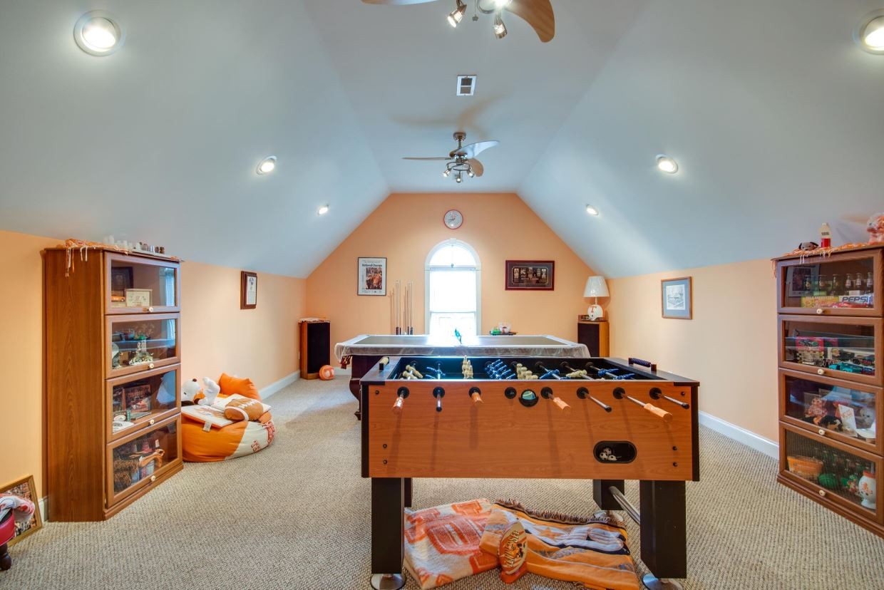 92 Freeman Court Winchester, TN 37398 - Photo 19 of 19 a view of a room with furniture and toys