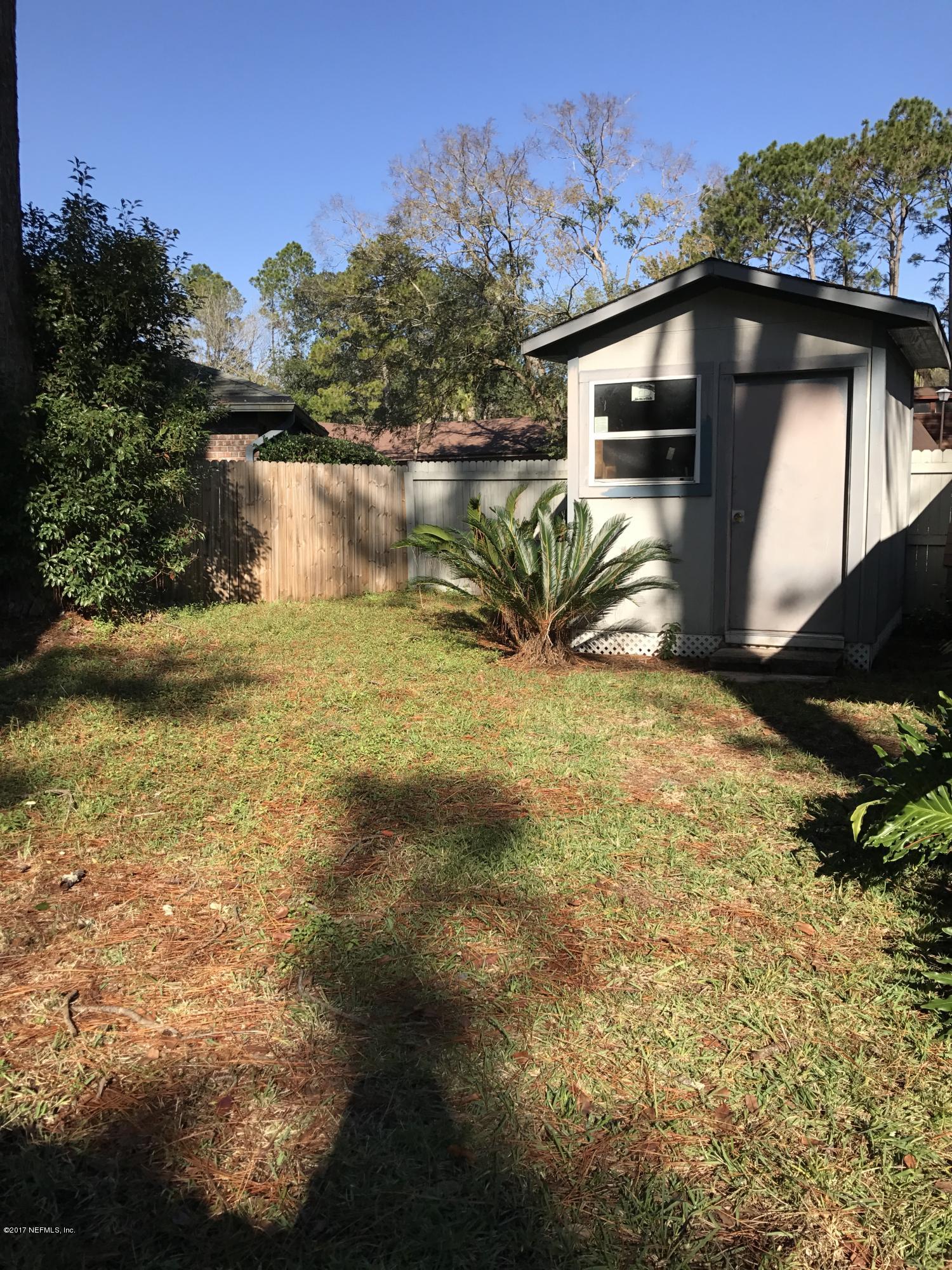 8236 Crosswind Road Jacksonville, FL 32244 - Photo 30 of 34 SIDE YARD VIEW 3