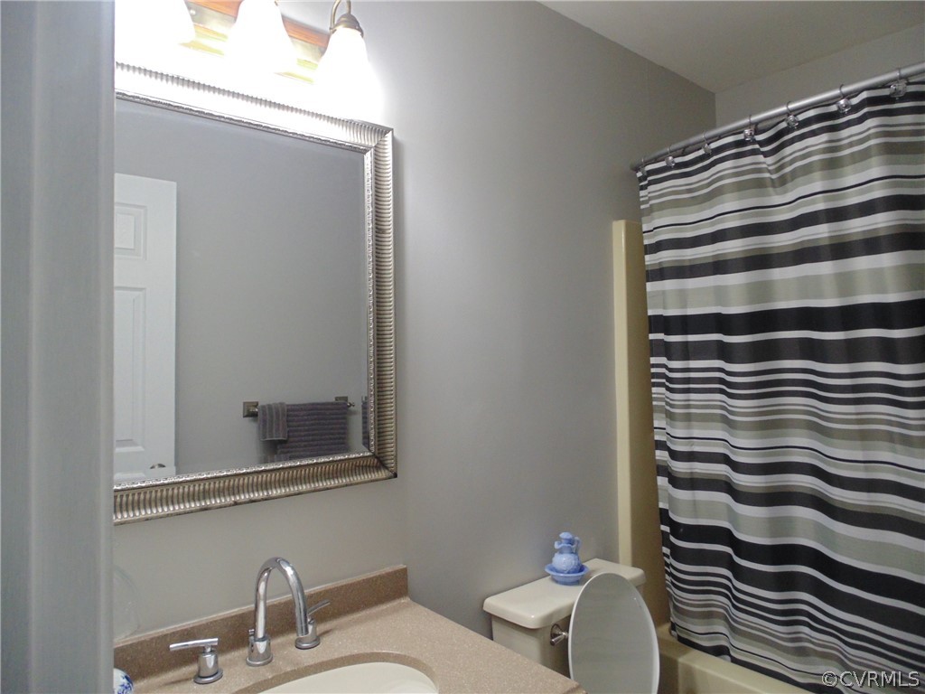 1054 Moorefield Road West Point, VA 23181 - Photo 24 of 39 Gallery Image 24