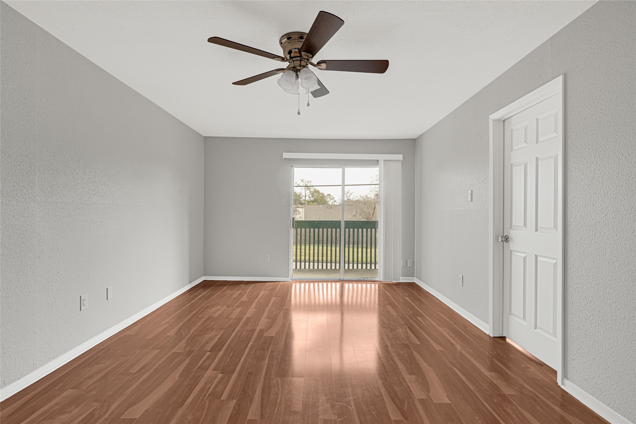 1516 Bay Area Boulevard, Unit R6 Houston, TX 77058 - Photo 11 of 21