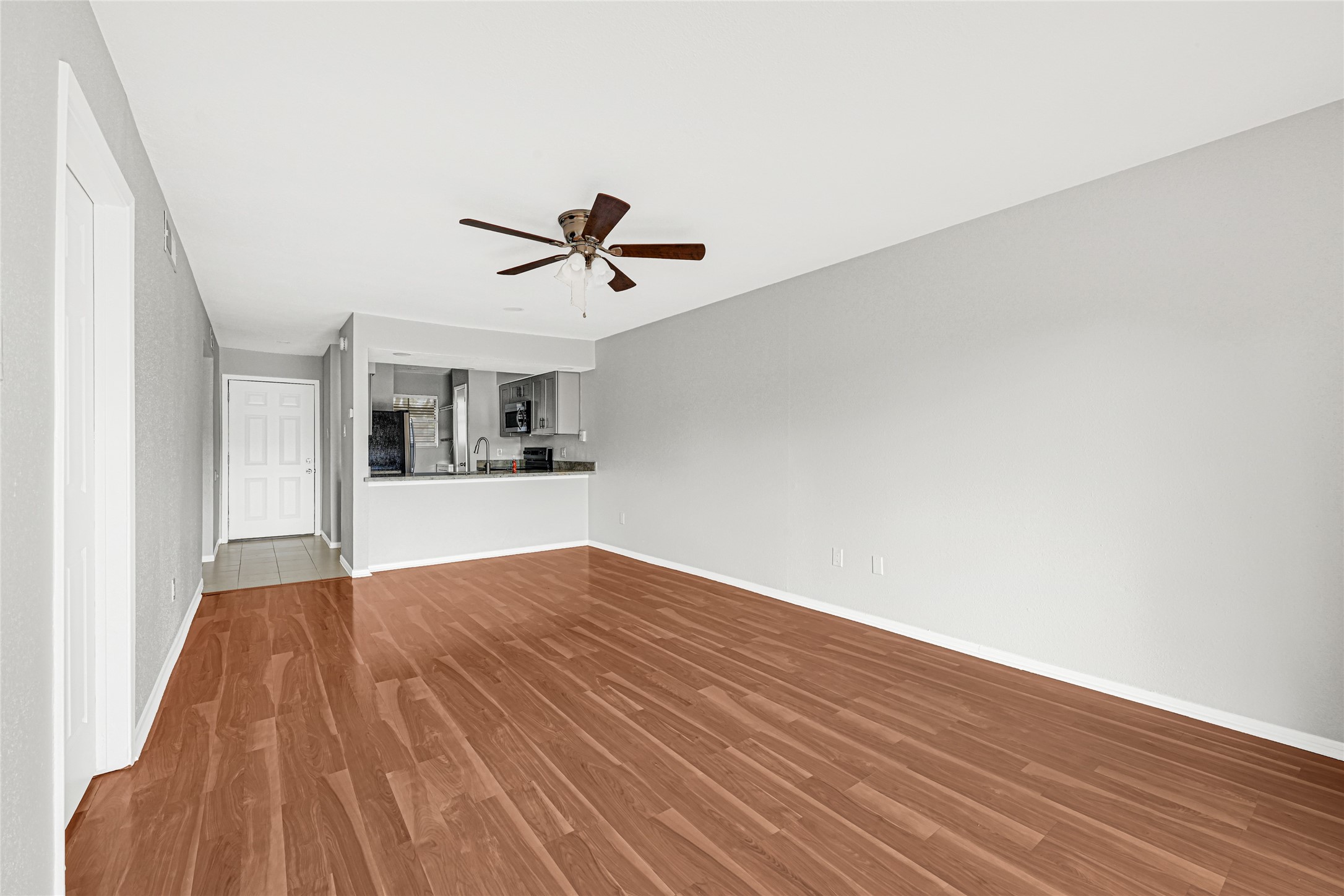 1516 Bay Area Boulevard, Unit R6 Houston, TX 77058 - Photo 12 of 21