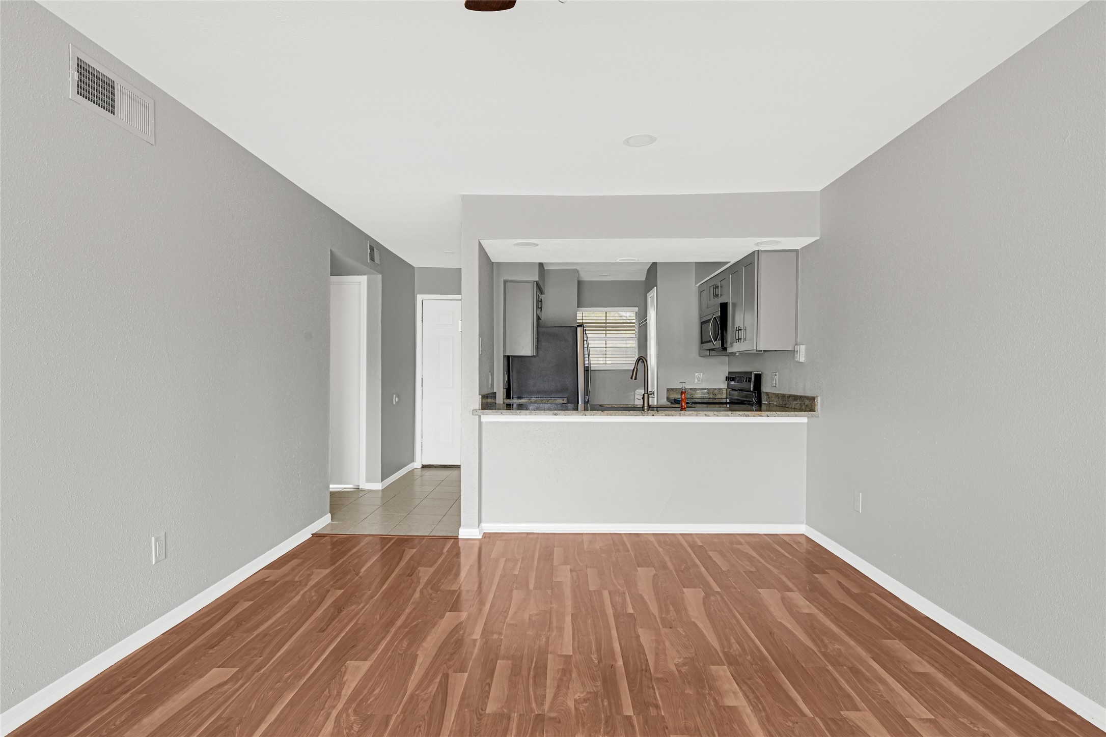 1516 Bay Area Boulevard, Unit R6 Houston, TX 77058 - Photo 10 of 21