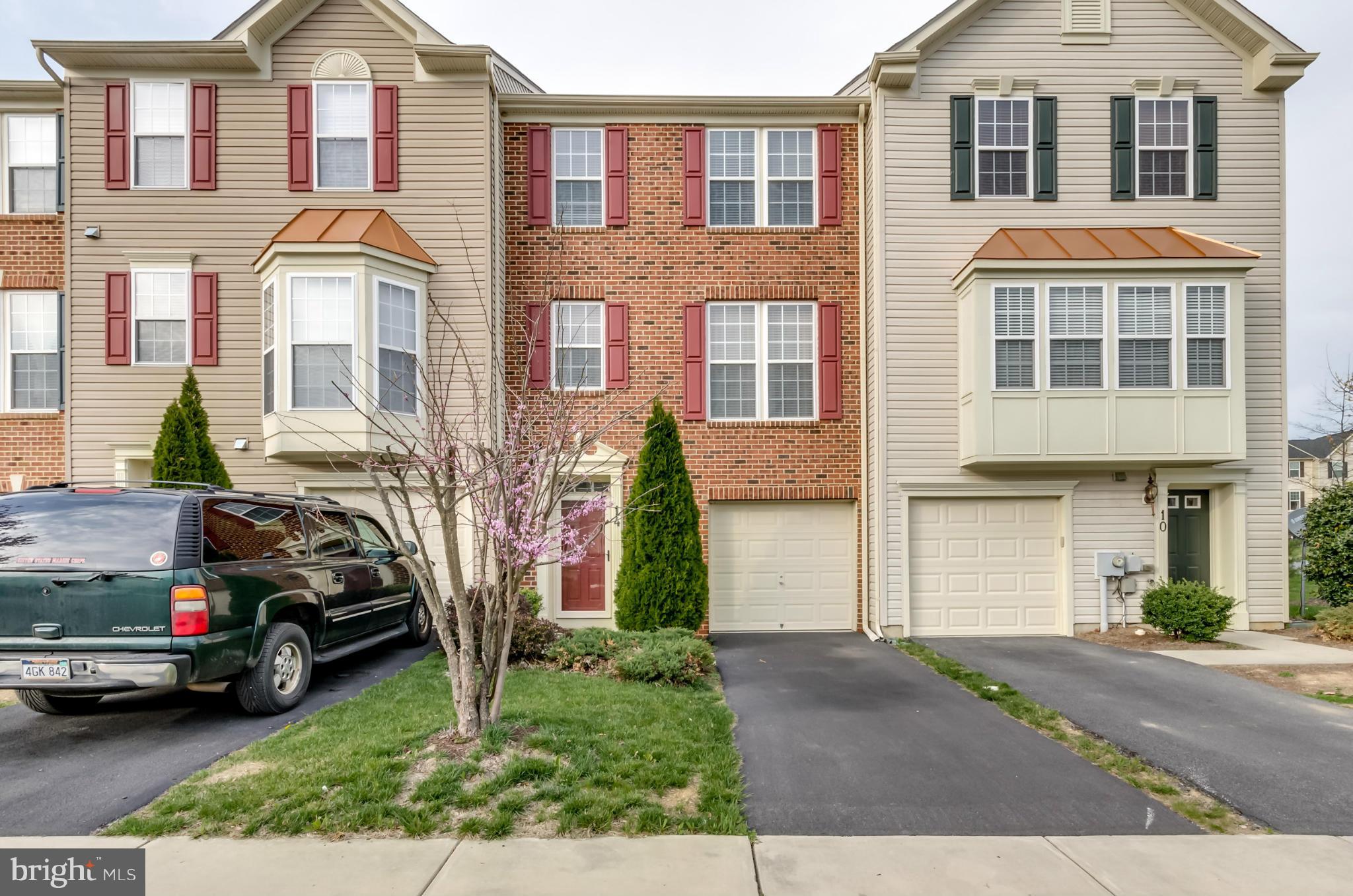 14 Streamside Place Falling Waters, WV 25419 - Photo 1 of 29 Exterior (Front)