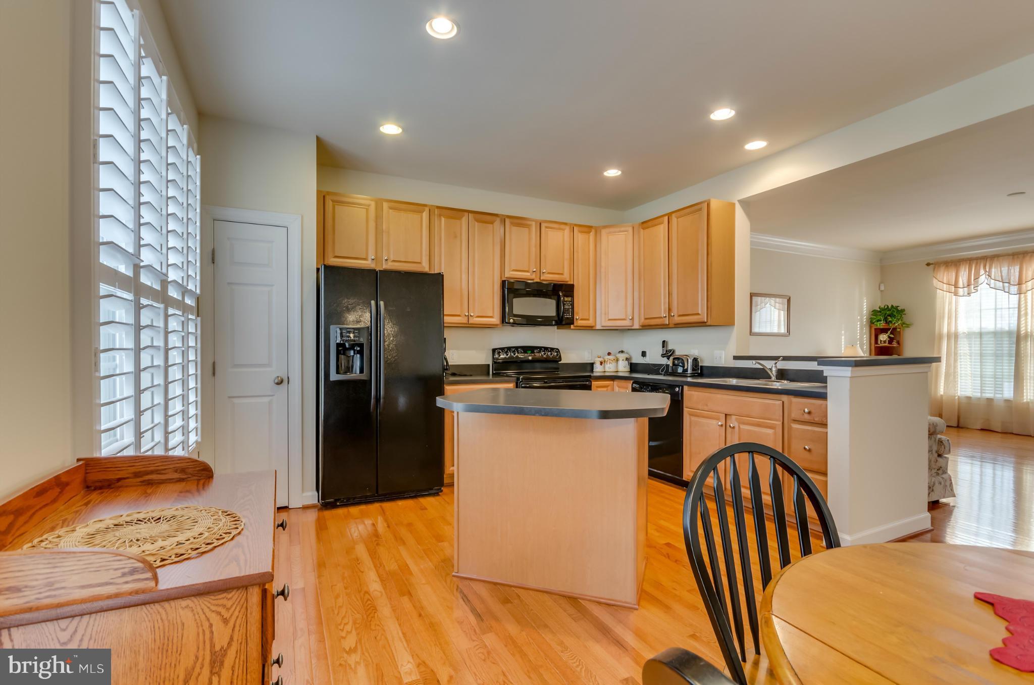 14 Streamside Place Falling Waters, WV 25419 - Photo 2 of 29 Kitchen