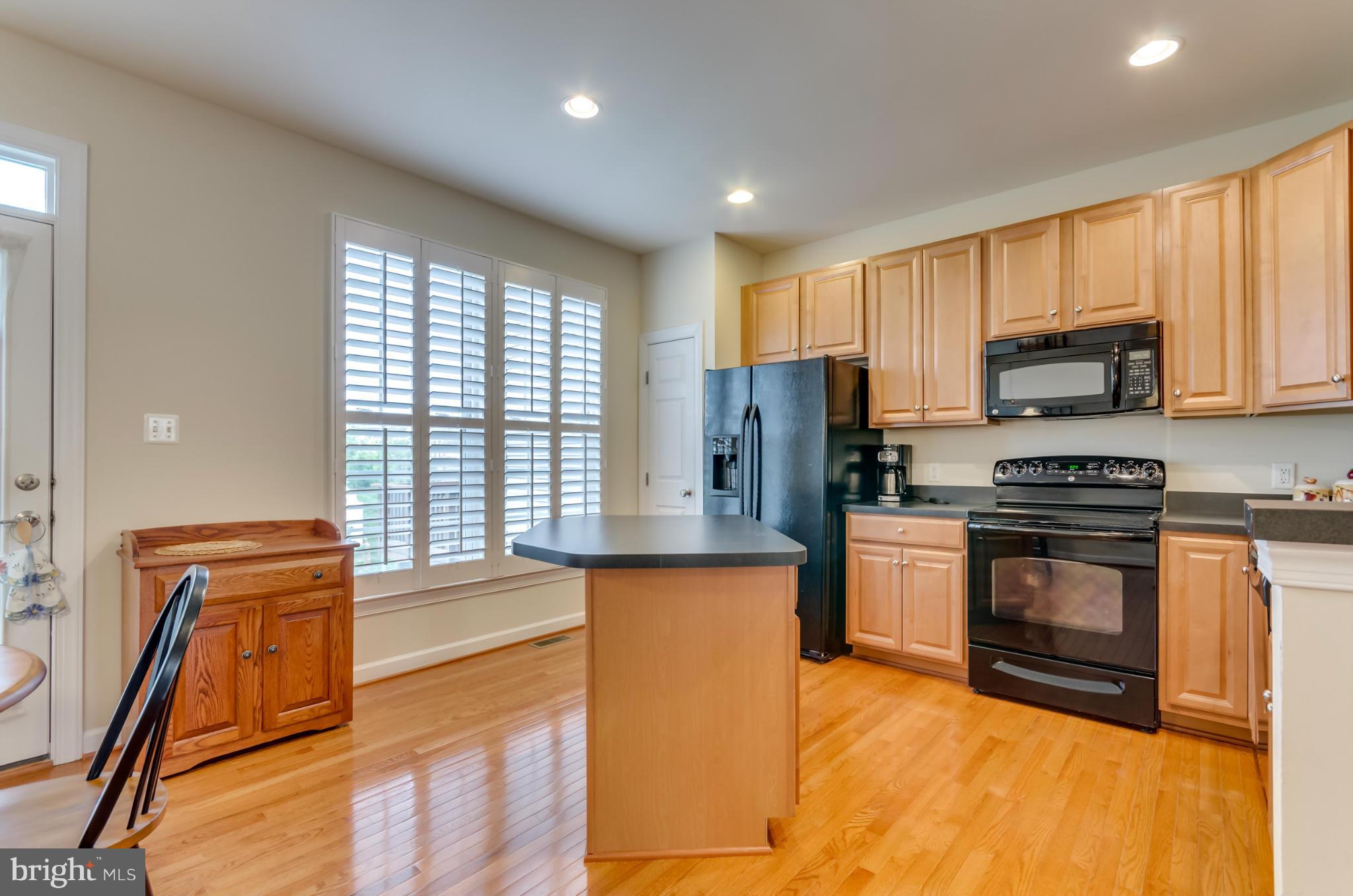 14 Streamside Place Falling Waters, WV 25419 - Photo 12 of 29 Kitchen