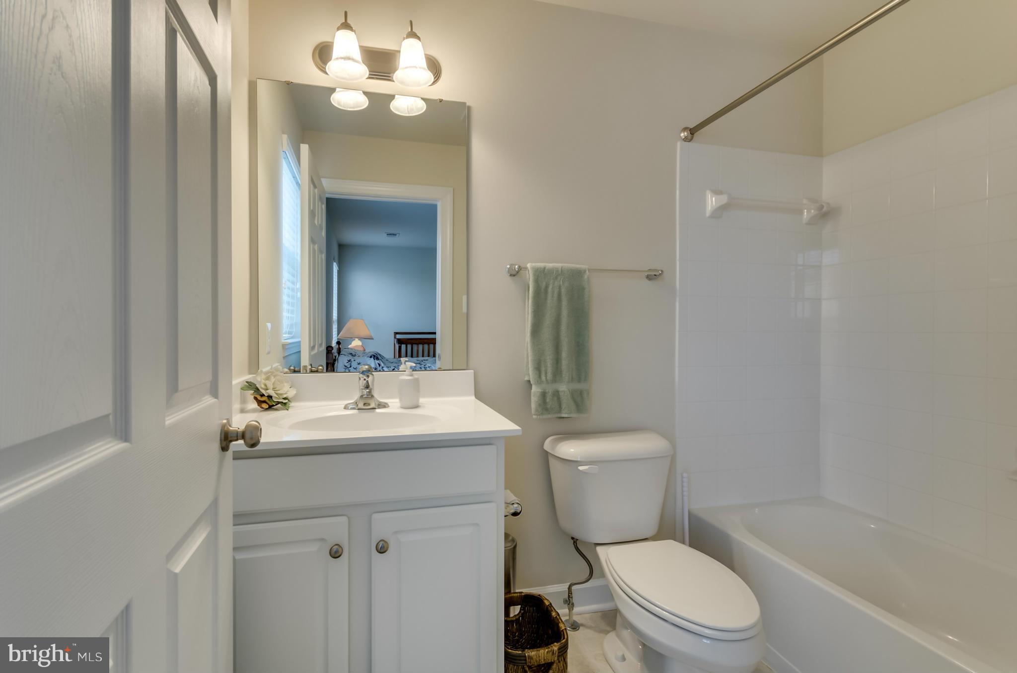 14 Streamside Place Falling Waters, WV 25419 - Photo 23 of 29 Bath (Master)