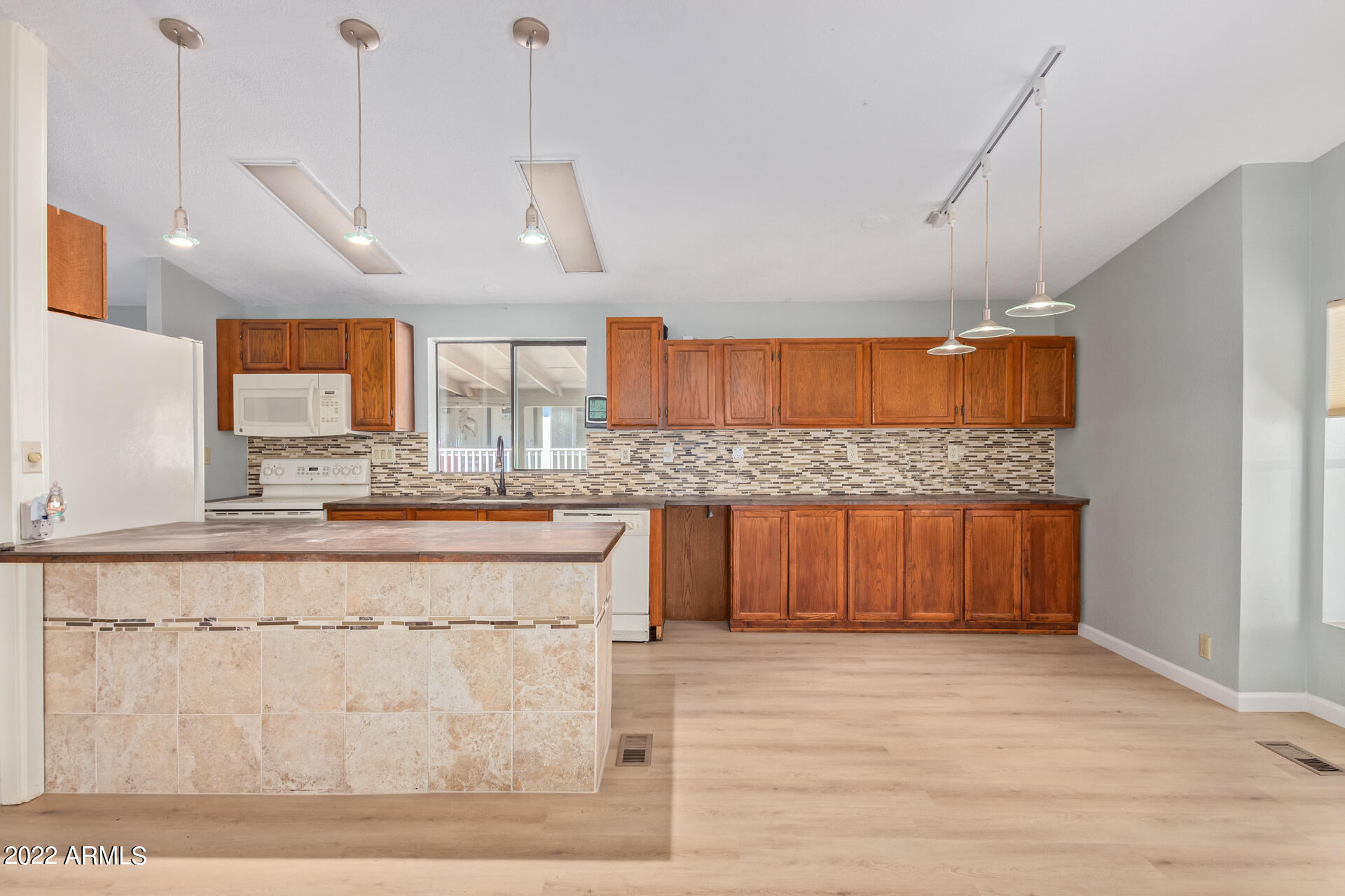 3901 East Pinnacle Peak Road, Unit 19 Phoenix, AZ 85050 - Photo 5 of 28 0011-09 - Pinnacle Peak