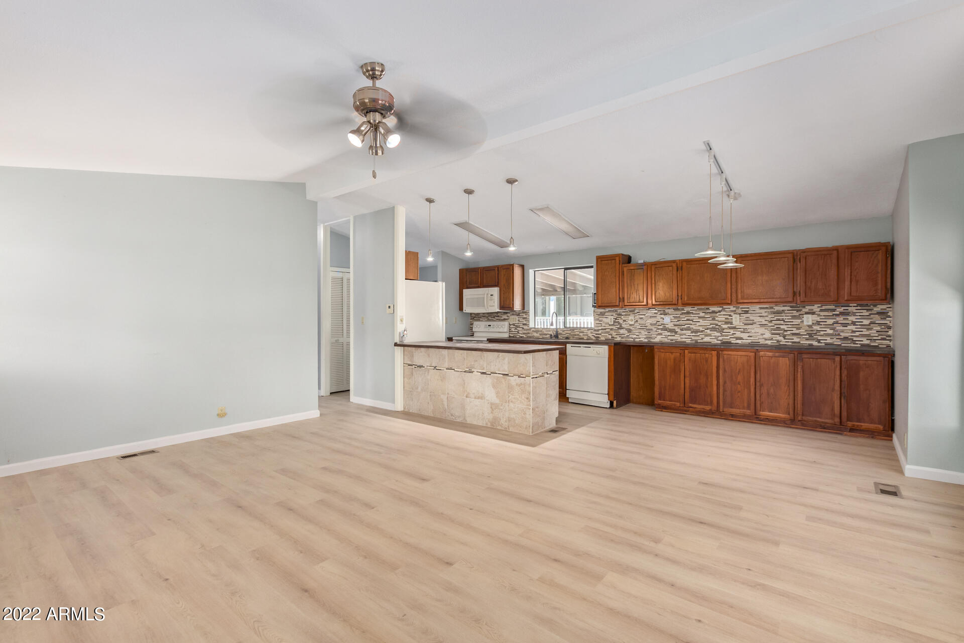3901 East Pinnacle Peak Road, Unit 19 Phoenix, AZ 85050 - Photo 6 of 28 0012-08 - Pinnacle Peak