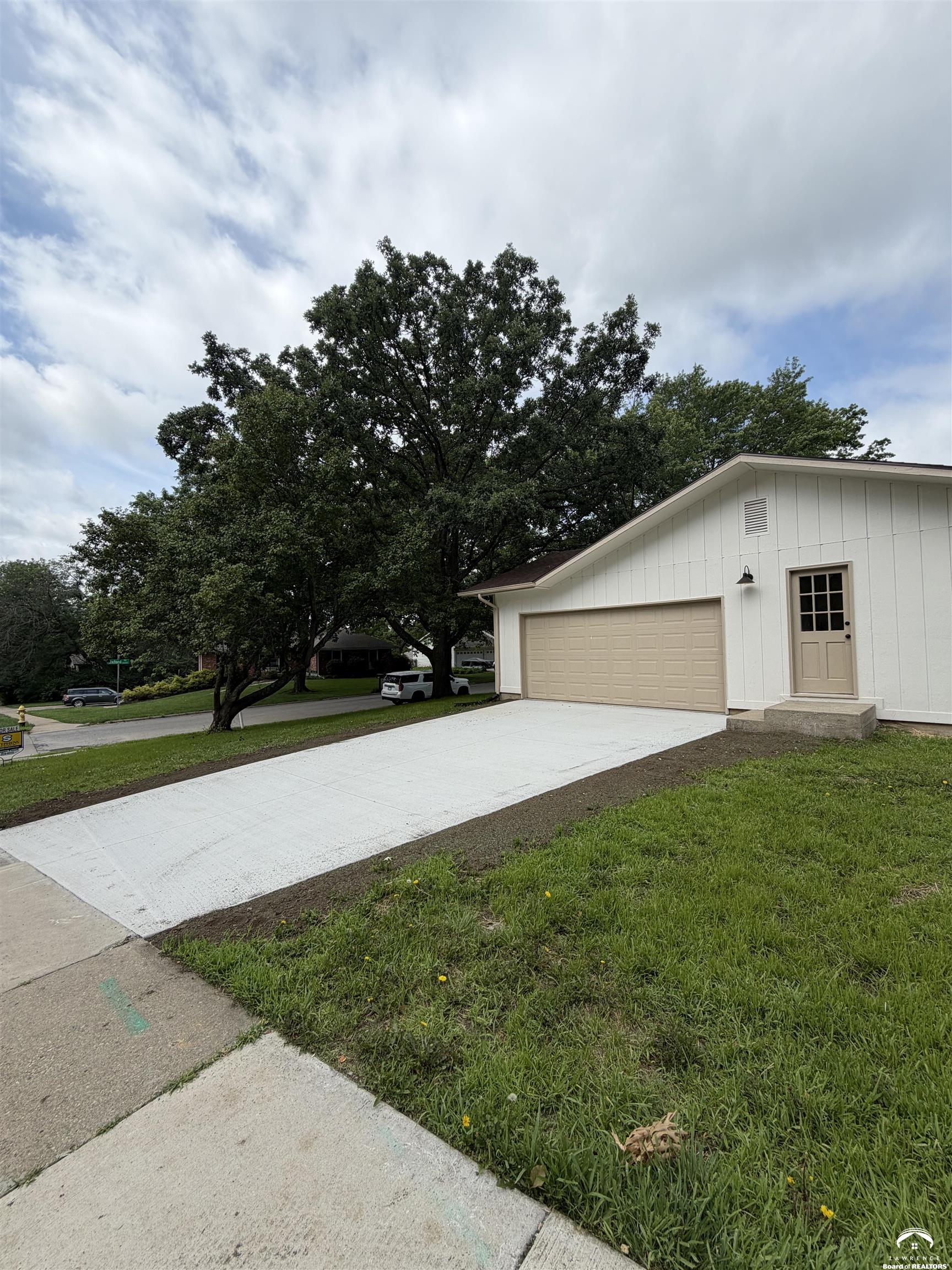2600 Oxford Road Lawrence, KS 66049 - Photo 45 of 53