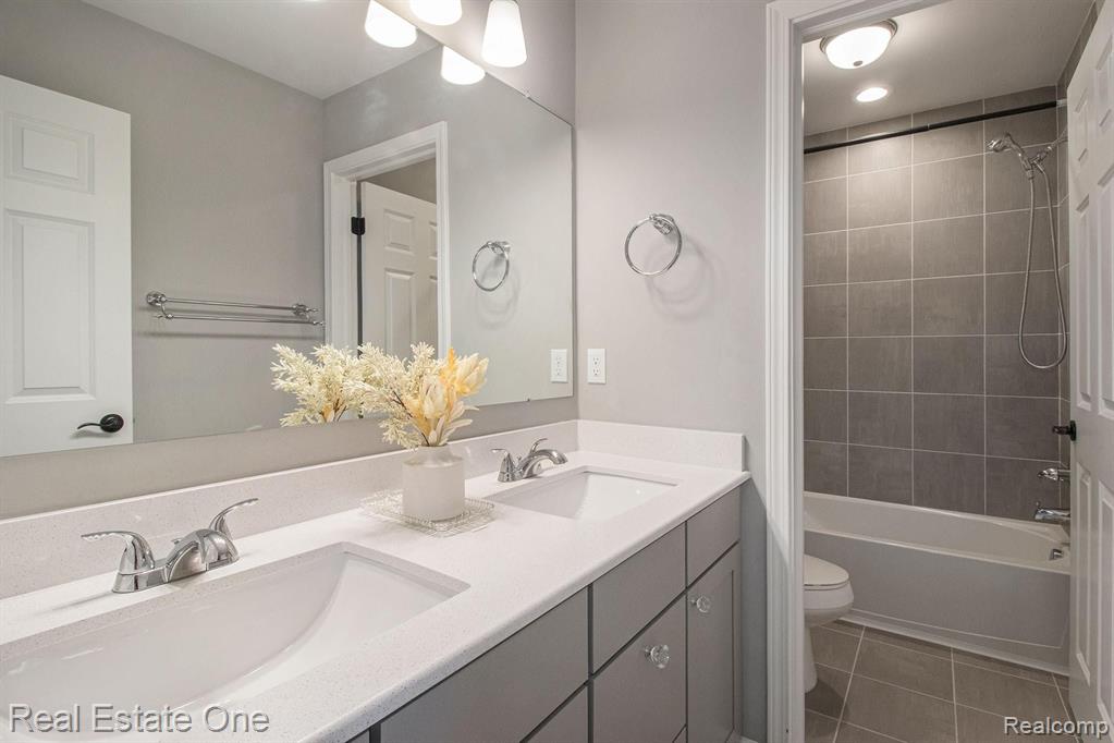 838 Balsam Circle Rochester Hills, MI 48307 - Photo 22 of 26