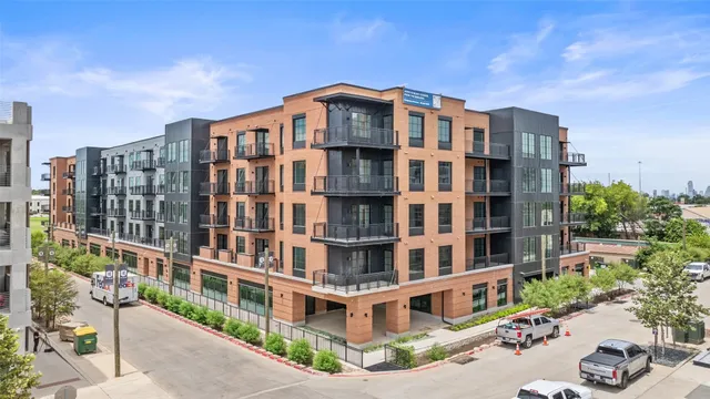 $2,795 | 4315 South Congress Avenue, Unit 532, Austin, TX 78745