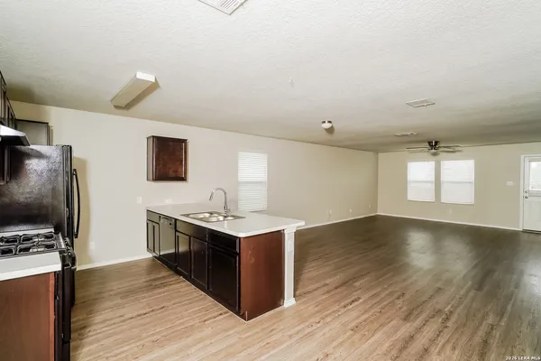 $1,525 | 1936 Heather Glen Drive, New Braunfels, TX 78130