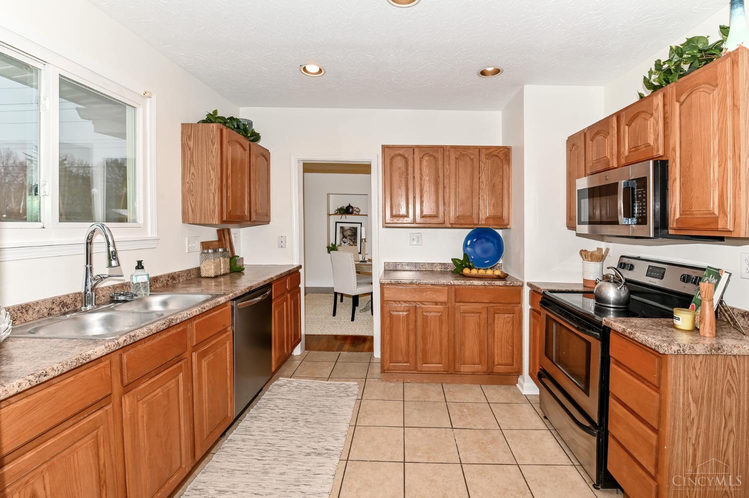 484 West Kemper Road Springdale, OH 45246 - Photo 16 of 46