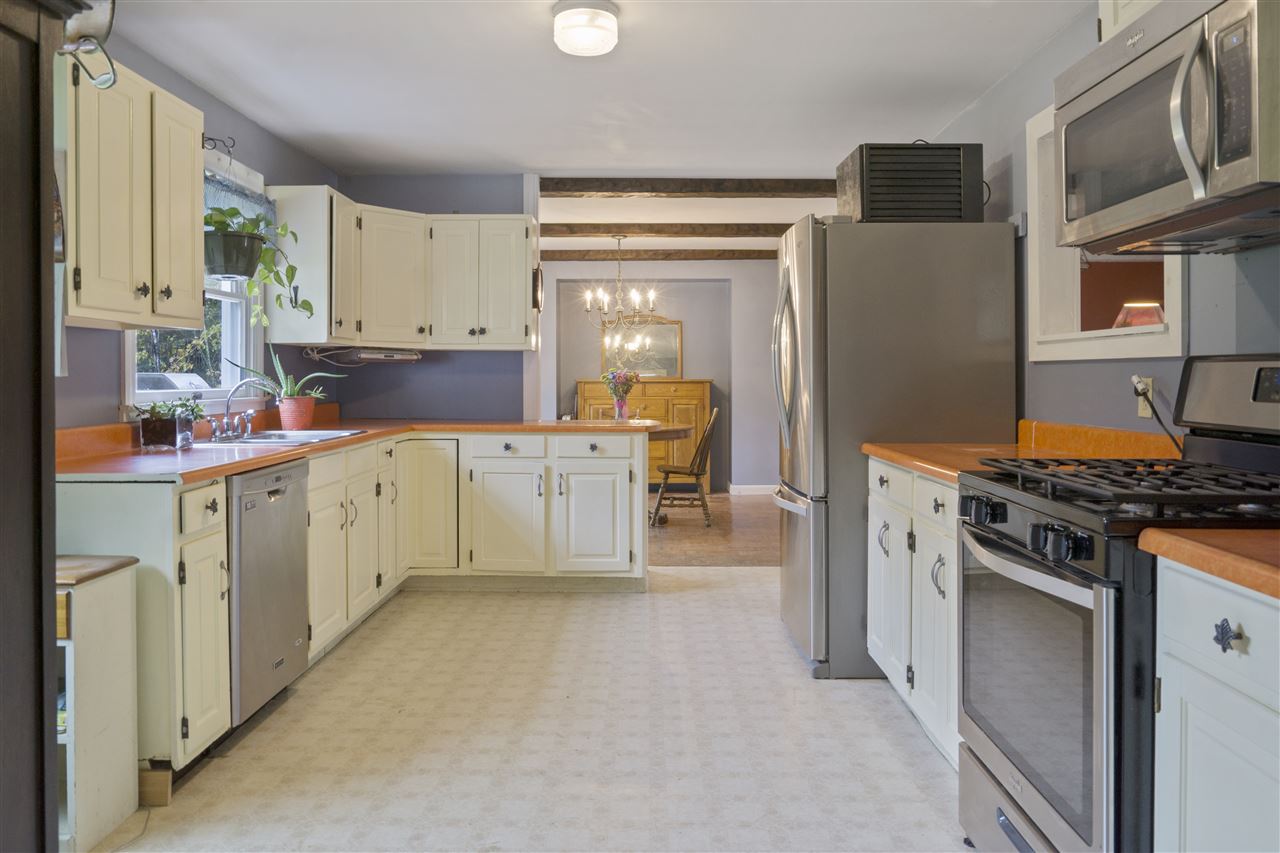 47 Bradford Road Sunapee, NH 03782 - Photo 10 of 34 Gallery Image 10