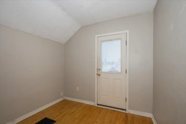 $195,000 | 2004 Lamborn Avenue, Superior, WI 54880