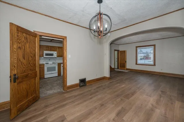 $195,000 | 2004 Lamborn Avenue, Superior, WI 54880