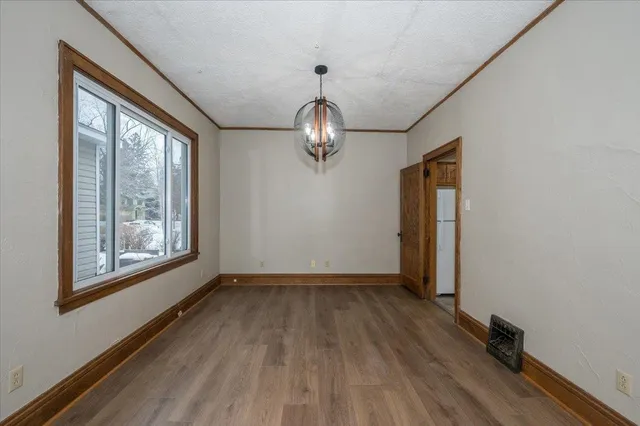 $195,000 | 2004 Lamborn Avenue, Superior, WI 54880