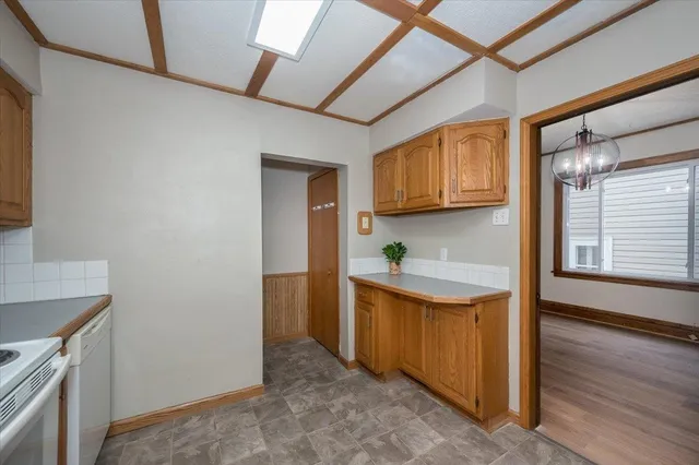 $195,000 | 2004 Lamborn Avenue, Superior, WI 54880