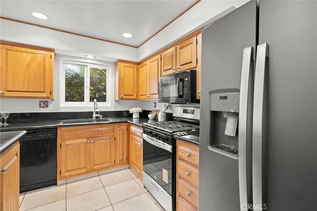 $749,000 | 5017 Cartwright Avenue, Unit 3, North Hollywood, CA 91601