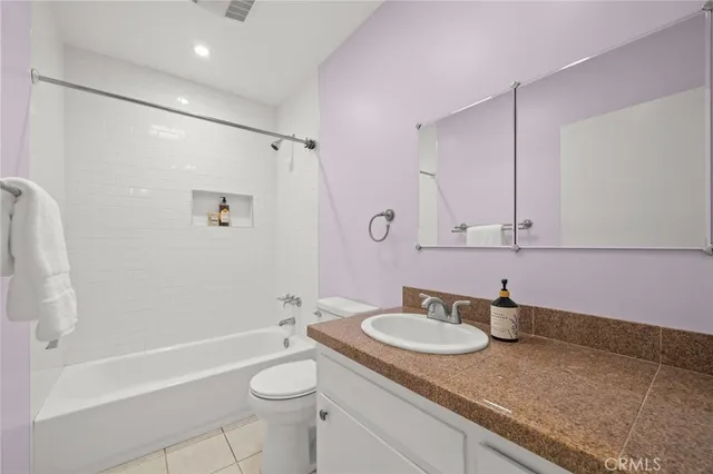 $749,000 | 5017 Cartwright Avenue, Unit 3, North Hollywood, CA 91601