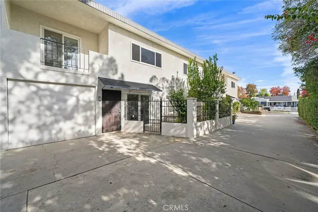 $749,000 | 5017 Cartwright Avenue, Unit 3, North Hollywood, CA 91601