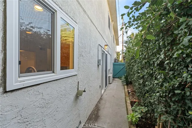 $749,000 | 5017 Cartwright Avenue, Unit 3, North Hollywood, CA 91601