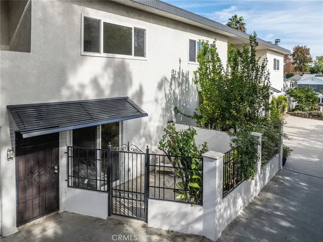 $749,000 | 5017 Cartwright Avenue, Unit 3, North Hollywood, CA 91601